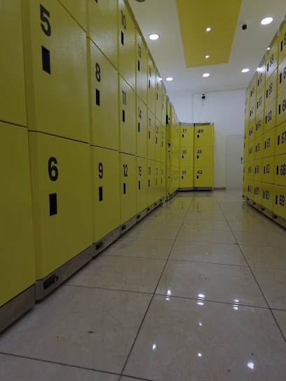 Stow Luggage automated lockers