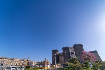 DEPOSITO BAGAGLI CENTRO STORICO NAPOLI – LUGGAGE STORAGE NAPLES CENTER – BY CLAPA GROUP