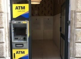 Happy Luggage Storage 3