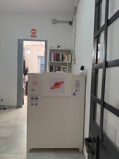 Saturno Store | Luggage Storage Seville